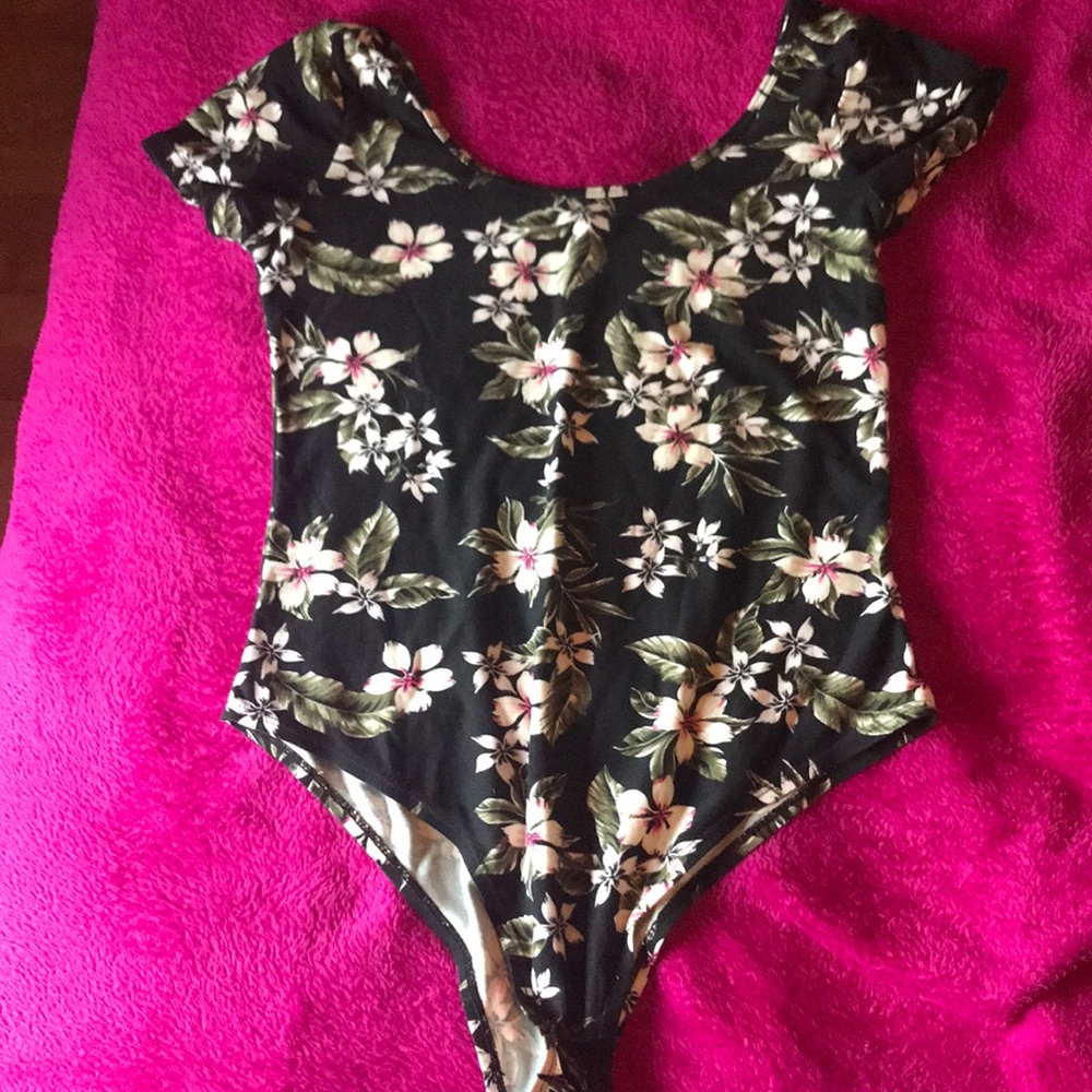 Bodysuits - Picture 2 of 2
